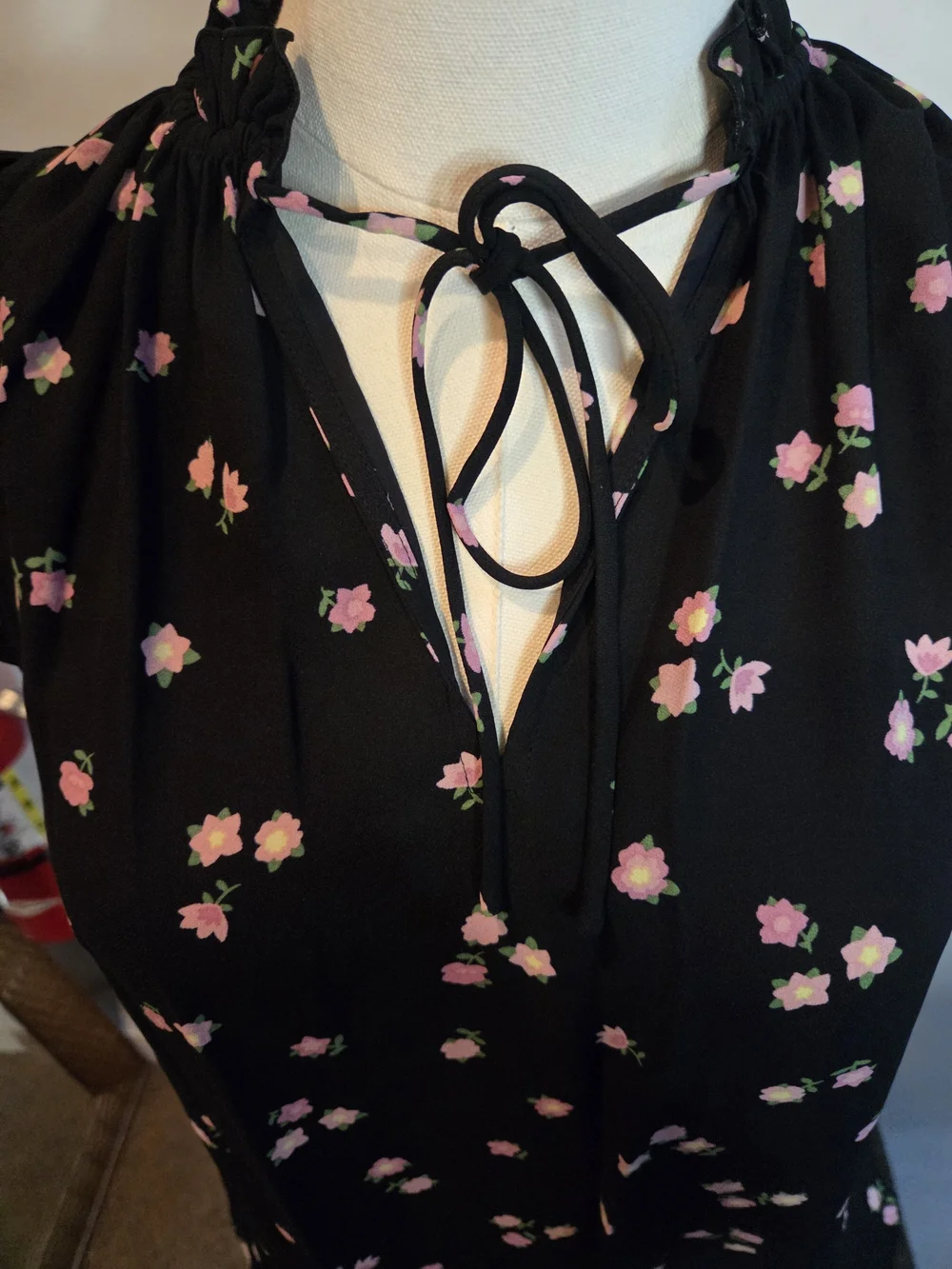 Kate Spade New York Black Floral Ruffle Sleeve Tie Neck Blouse XS
